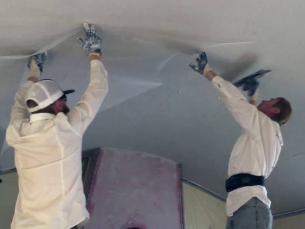 Fiberglass mesh for ceiling plastering application