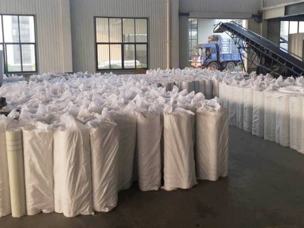 Fiberglass mesh in woven bag packing