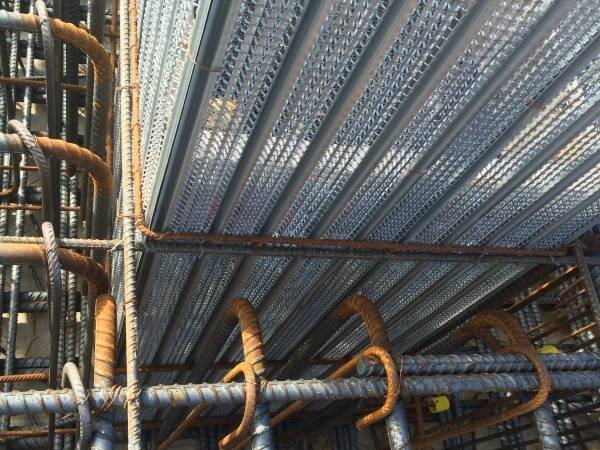 Hy rib mesh for concrete permanent formwork application