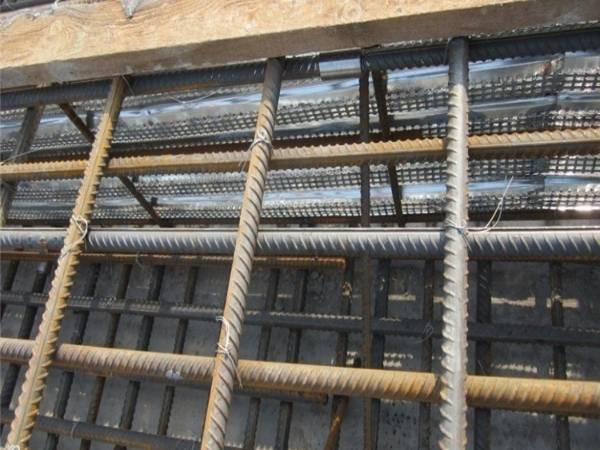 Hy rib mesh for permanent formwork application