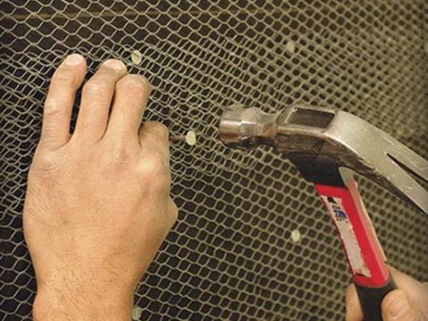 Lath nails for metal lath fixation